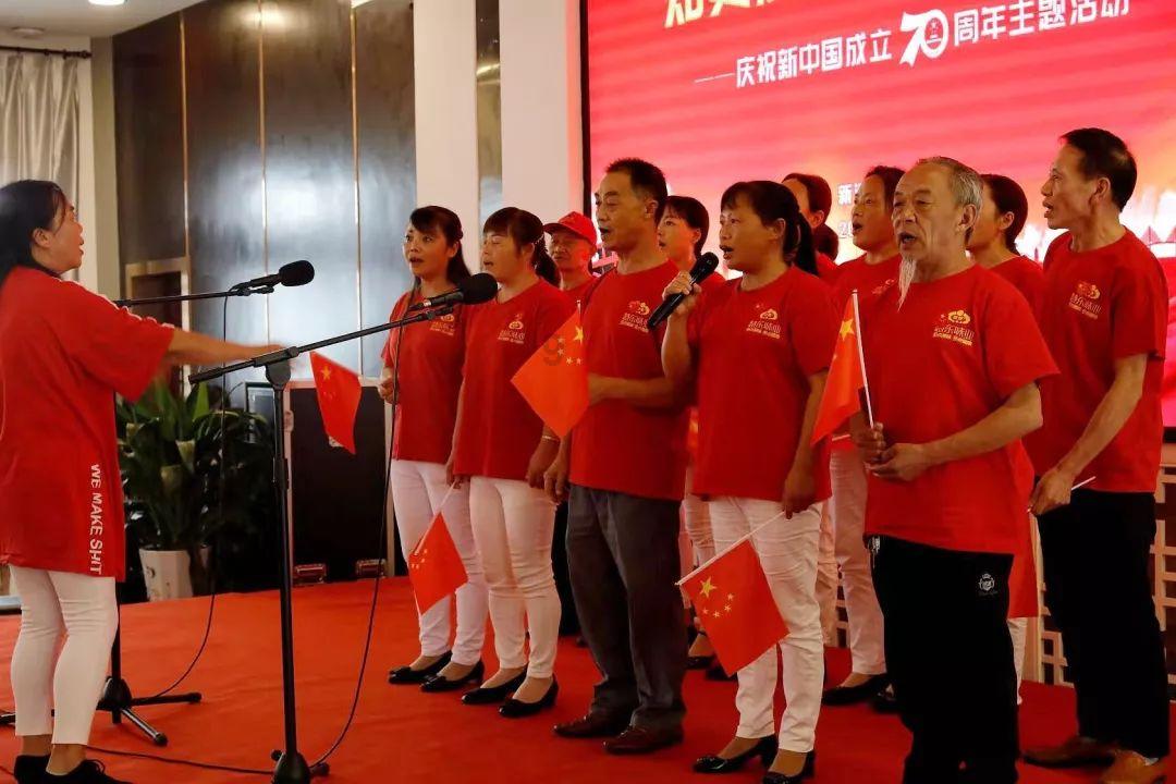 上升的五彩石